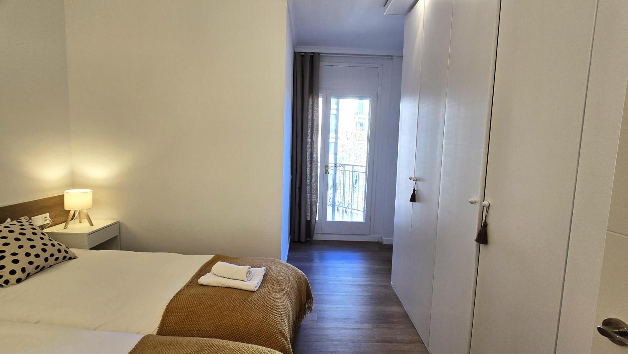 Opening Doors Monumental Apartment Барселона Екстериор снимка